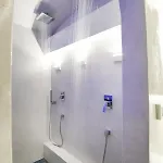 Blue White מונוליתוס