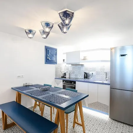 Blue White וילה