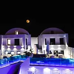 Blue White Villa *