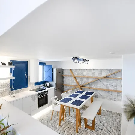 Vila Blue White *