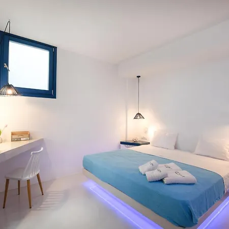 Blue White Villa Monolithos