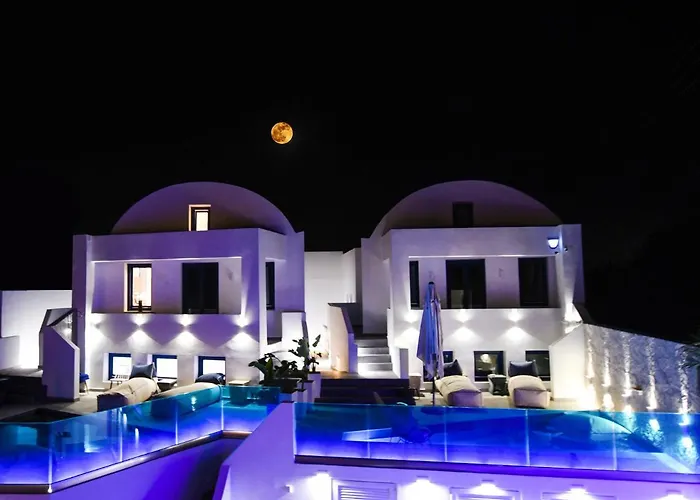 Blue White فيلة *