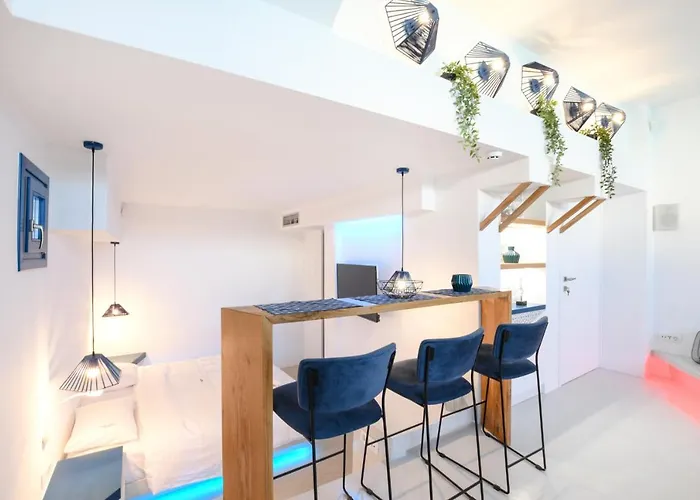 Villa Blue White Monolithos (Santorini)