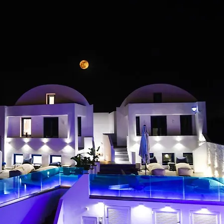 Blue White Villa *